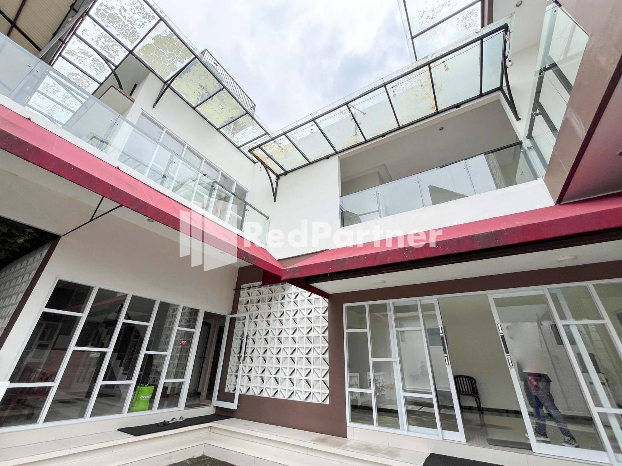 Griya Borobudur Malang Syariah Redpartner Blimbing  Exterior foto